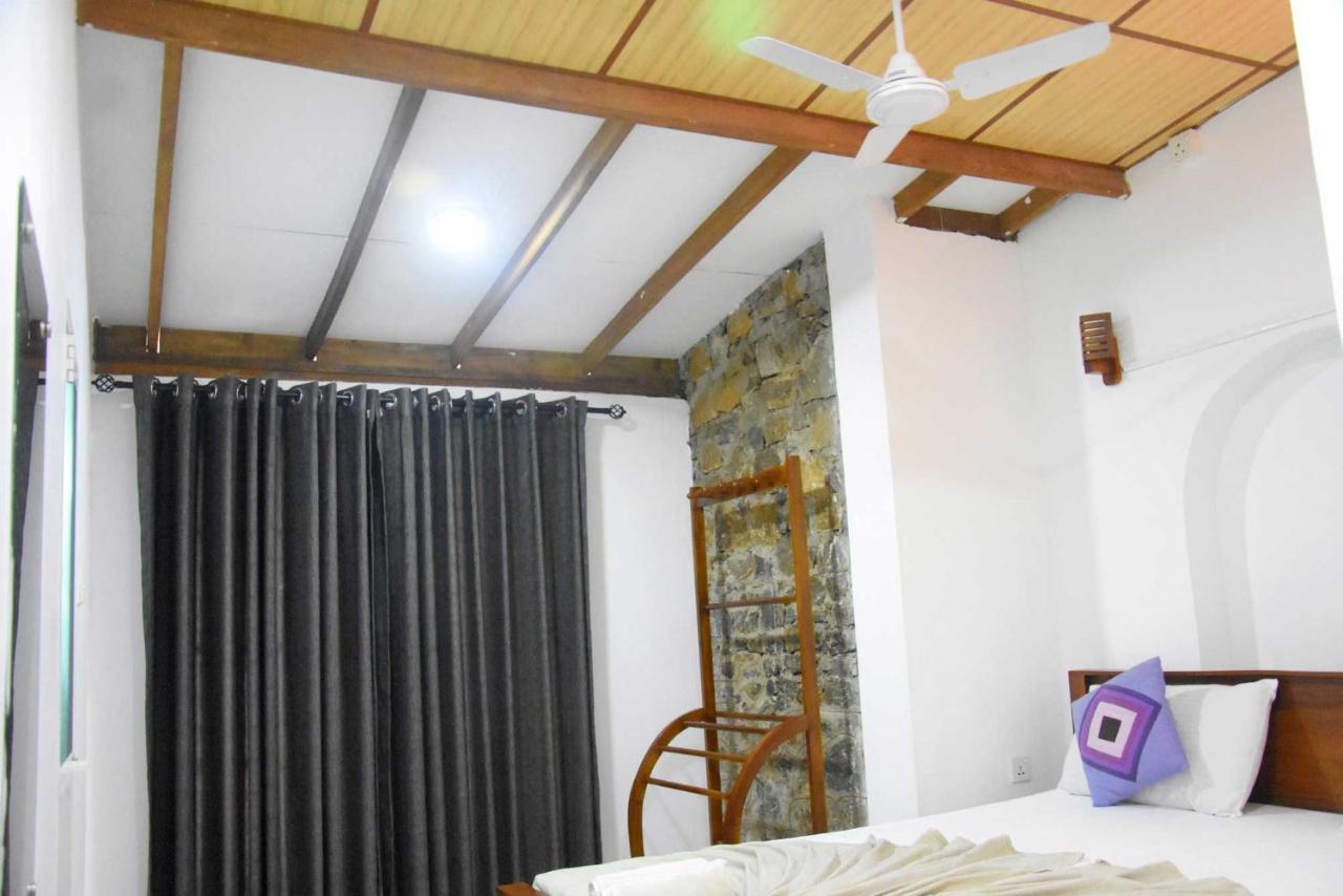 Hotel H2O Gampola Extérieur photo