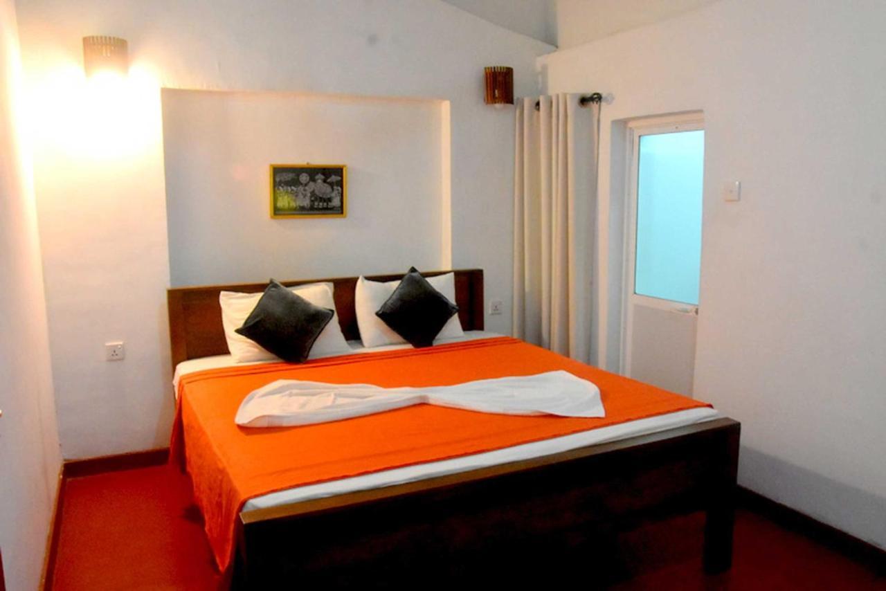 Hotel H2O Gampola Extérieur photo