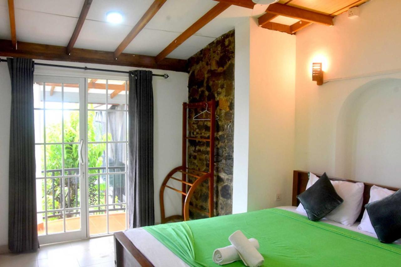 Hotel H2O Gampola Extérieur photo