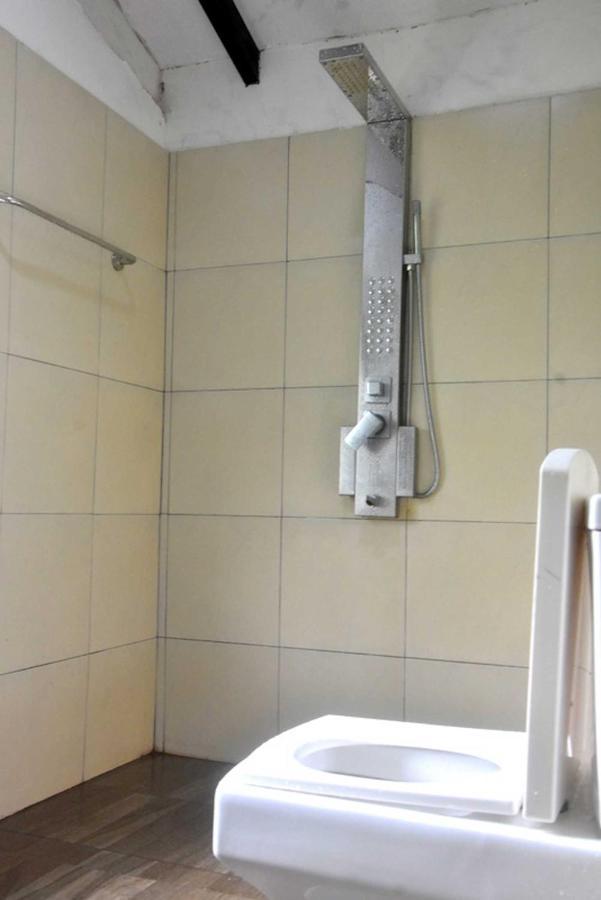 Hotel H2O Gampola Extérieur photo